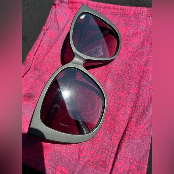 Quay Ever After Frame Matte Black / Lens Smoke Fade 125 NWT $90 - Picture 3 of 11